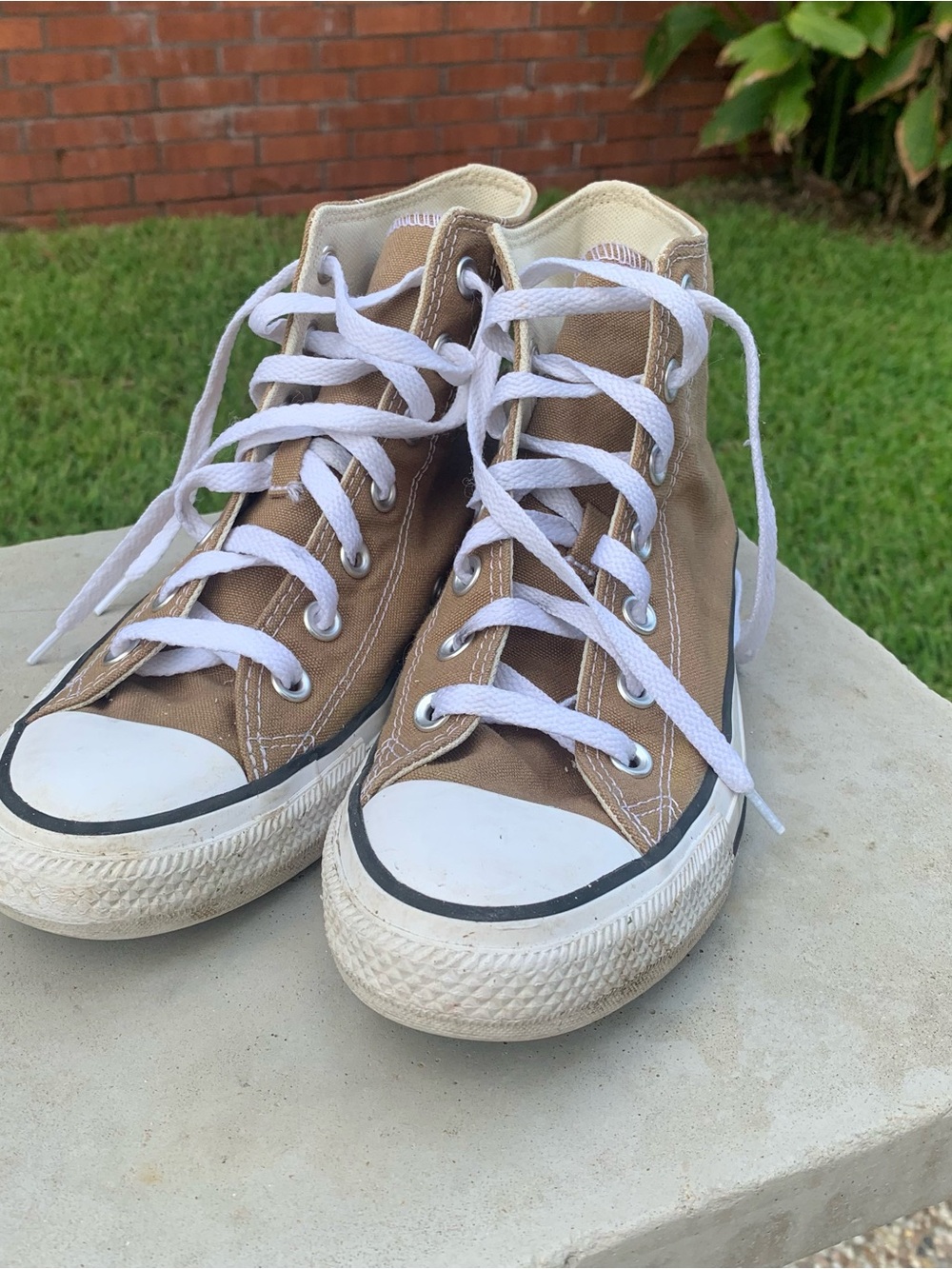 Converse All Star Chuck High Top in Unique Khaki Color Sz 5.5 Men’s/7.5 Women’s